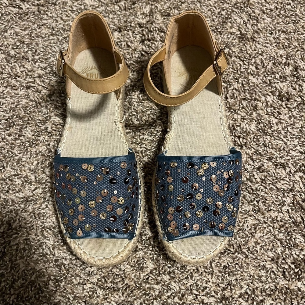 True Craft sandals